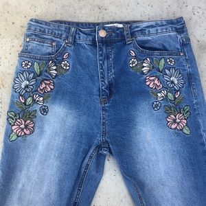 Embroidered boyfriend  jeans